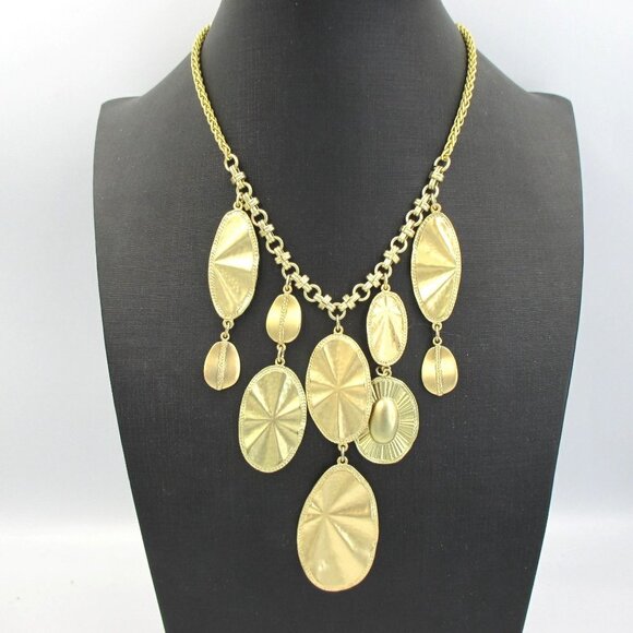 Chico's Gold Textured Leaves Pendant Bib Necklace NWT Nature Coastal Boho - Picture 3 of 8
